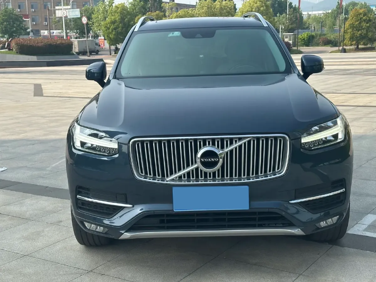 2019 Volvo XC90 2.0T 254HP L4 8AT,autocango,china used car exporter,china ev exporter,chinese used car exporter,chinese used ev exporter