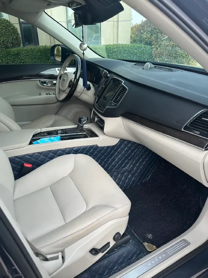 2019 Volvo XC90 2.0T 254HP L4 8AT,autocango,china used car exporter,china ev exporter,chinese used car exporter,chinese used ev exporter