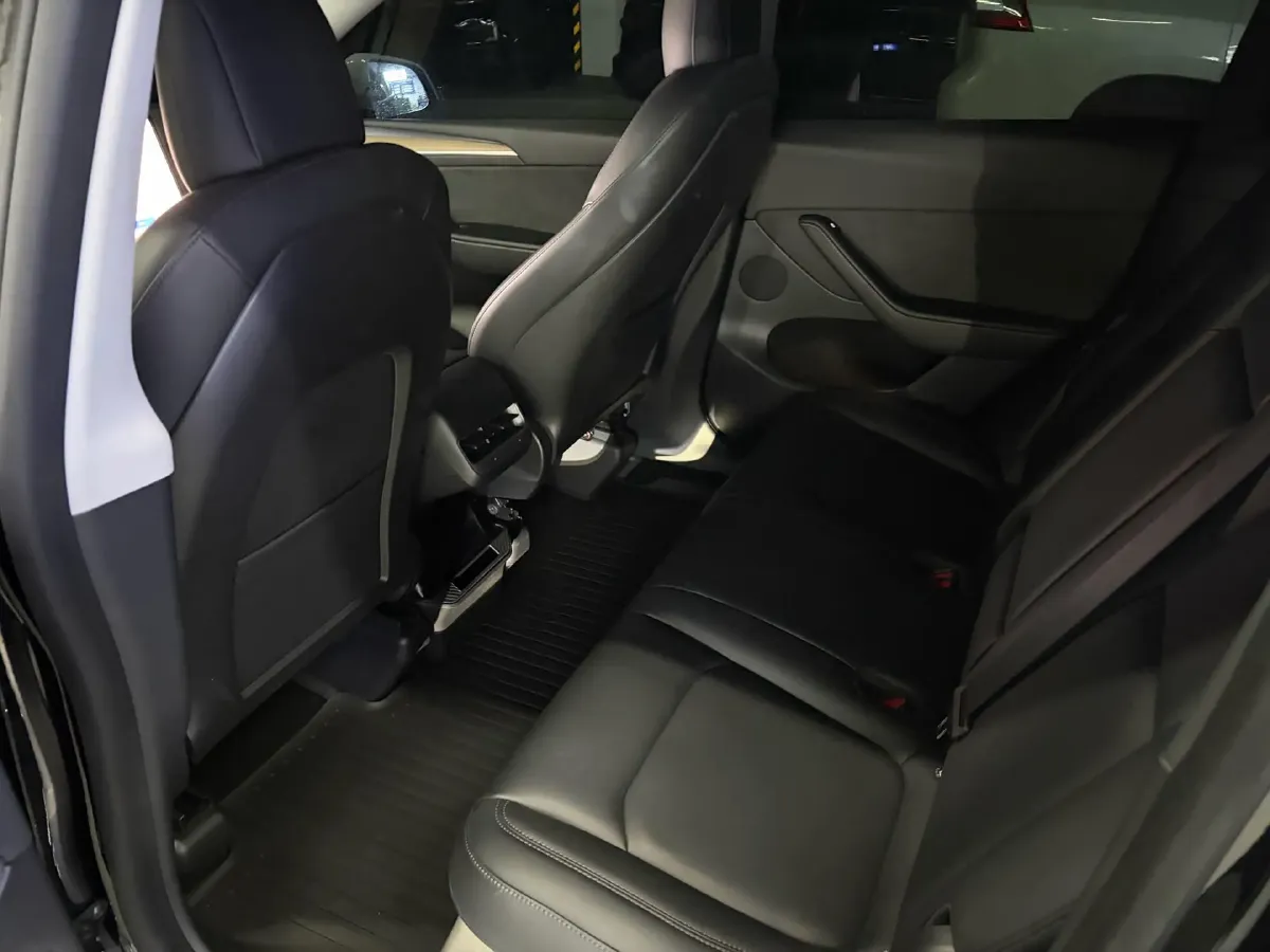 2022 Tesla Model Y BEV 60KWH,autocango,china used car exporter,china ev exporter,chinese used car exporter,chinese used ev exporter