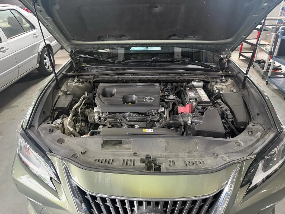 2022 Lexus ES 2.0L 173HP L4 CVT,autocango,china used car exporter,china ev exporter,chinese used car exporter,chinese used ev exporter