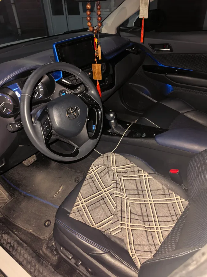 2021 Toyota C-HR 2.0L 171HP L4 CVT,autocango,china used car exporter,china ev exporter,chinese used car exporter,chinese used ev exporter