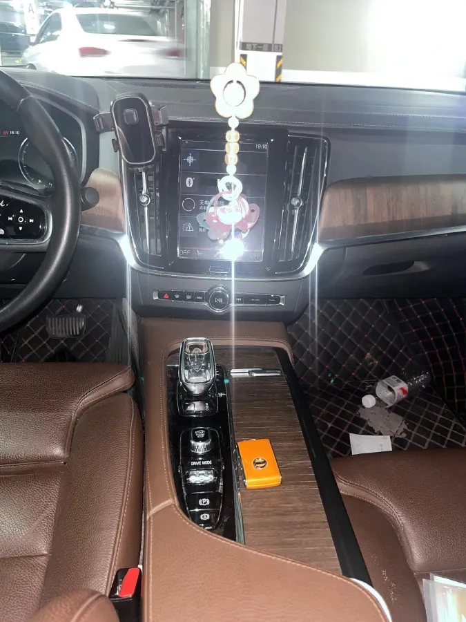 2021 Volvo S90 2.0T 250HP L4 8AT,autocango,china used car exporter,china ev exporter,chinese used car exporter,chinese used ev exporter