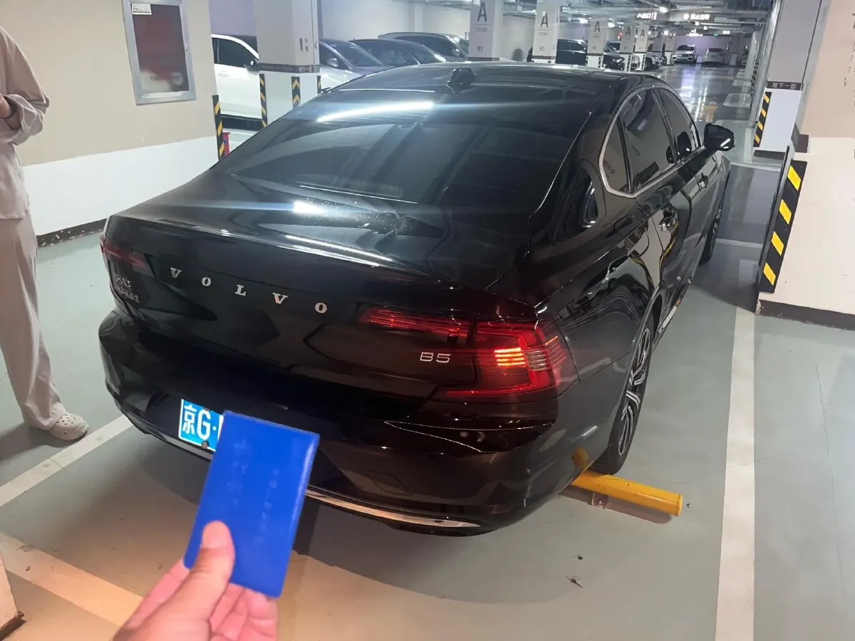 2021 Volvo S90 2.0T 250HP L4 8AT,autocango,china used car exporter,china ev exporter,chinese used car exporter,chinese used ev exporter