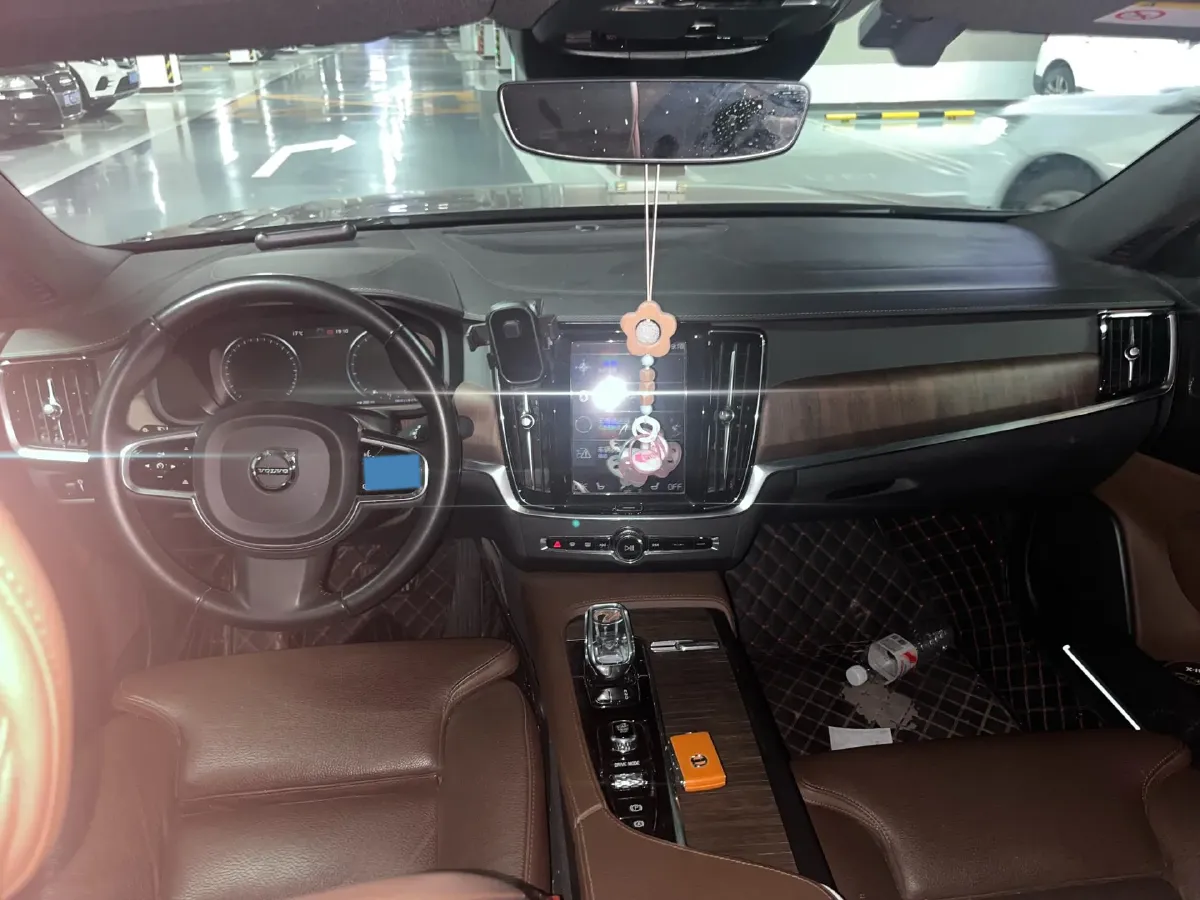 2021 Volvo S90 2.0T 250HP L4 8AT,autocango,china used car exporter,china ev exporter,chinese used car exporter,chinese used ev exporter