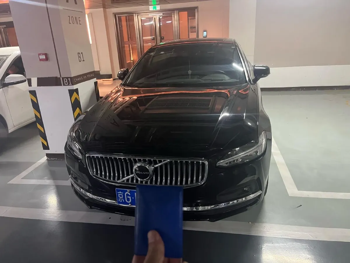2021 Volvo S90 2.0T 250HP L4 8AT,autocango,china used car exporter,china ev exporter,chinese used car exporter,chinese used ev exporter