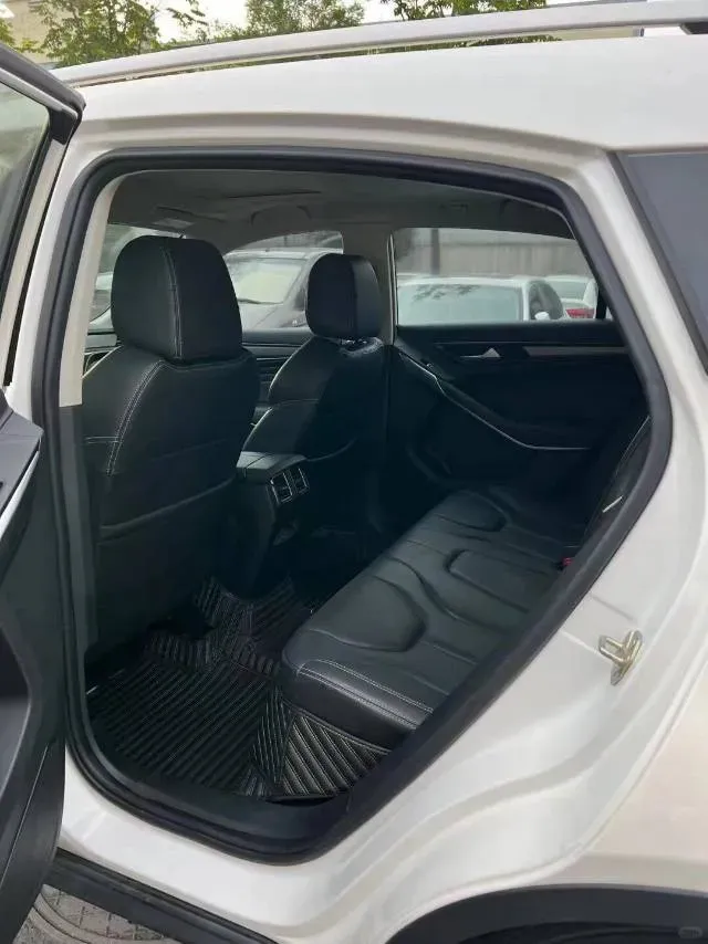 2019 Ford Kuga 2.0T 237HP L4 6AT,autocango,china used car exporter,china ev exporter,chinese used car exporter,chinese used ev exporter