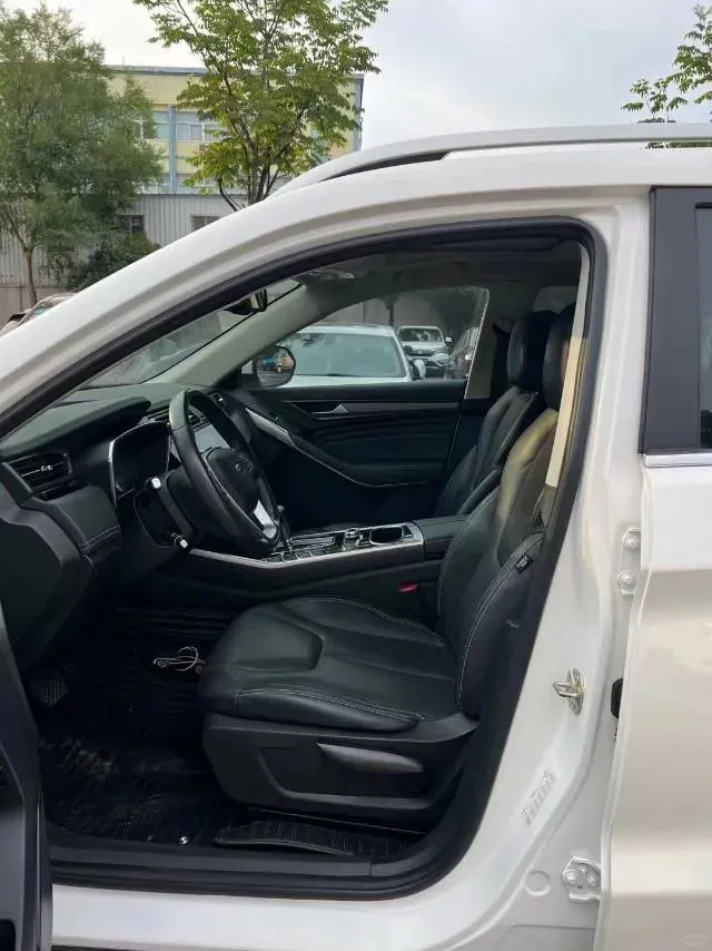2019 Ford Kuga 2.0T 237HP L4 6AT,autocango,china used car exporter,china ev exporter,chinese used car exporter,chinese used ev exporter