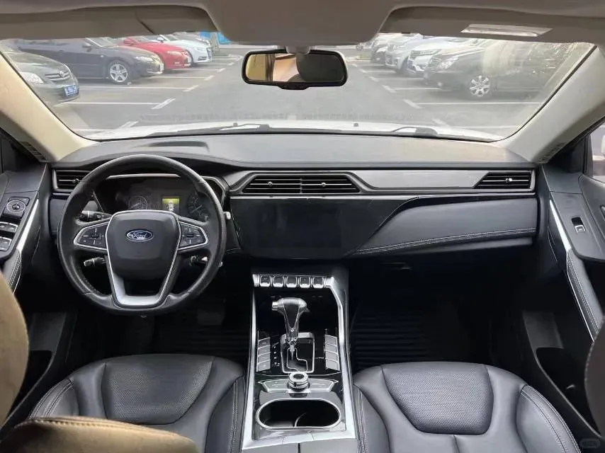 2019 Ford Kuga 2.0T 237HP L4 6AT,autocango,china used car exporter,china ev exporter,chinese used car exporter,chinese used ev exporter