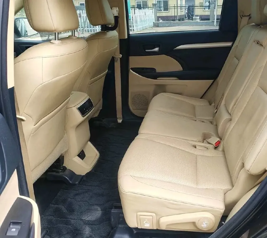 2018 Toyota Highlander 2.0T 220HP L4 6AT,autocango,china used car exporter,china ev exporter,chinese used car exporter,chinese used ev exporter