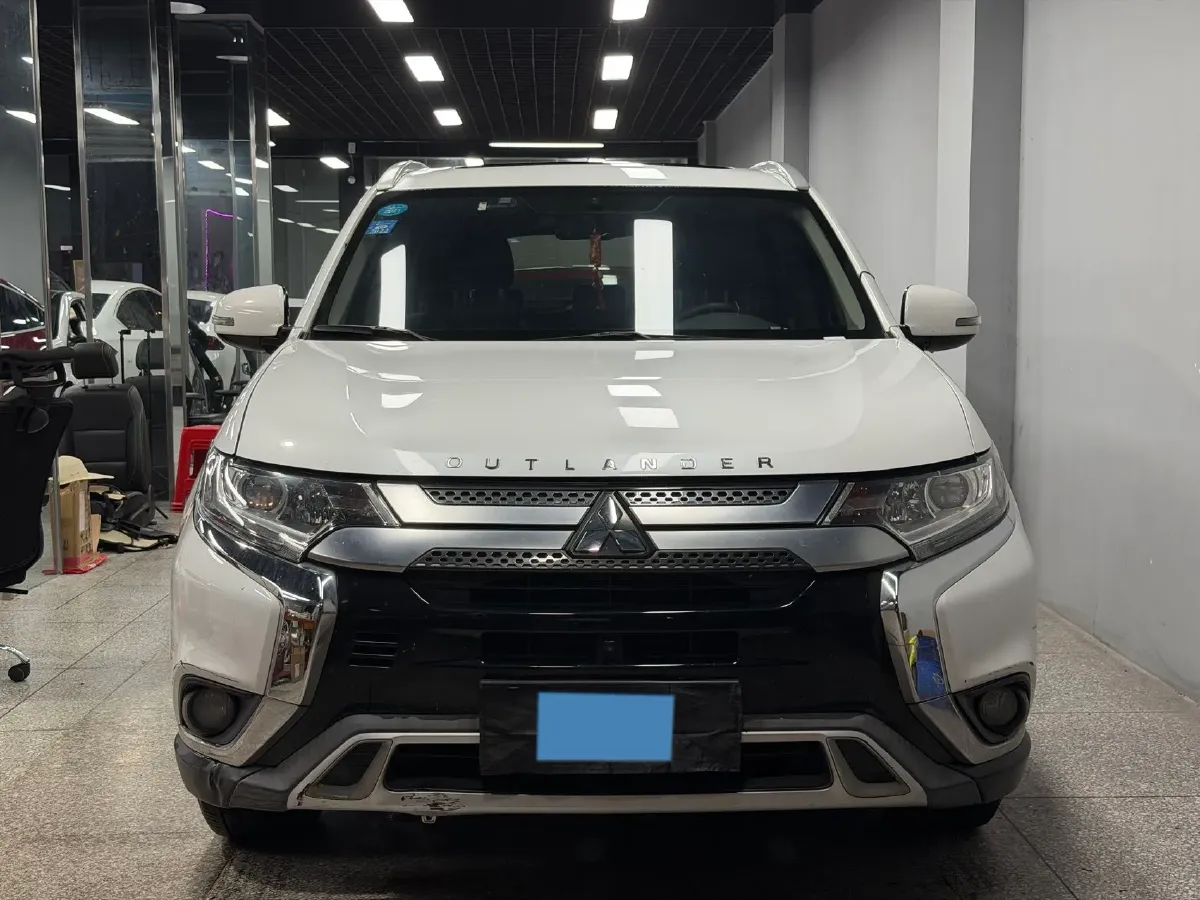 2019 Mitsubishi Outlander 2.0L 166HP L4 CVT,autocango,china used car exporter,china ev exporter,chinese used car exporter,chinese used ev exporter