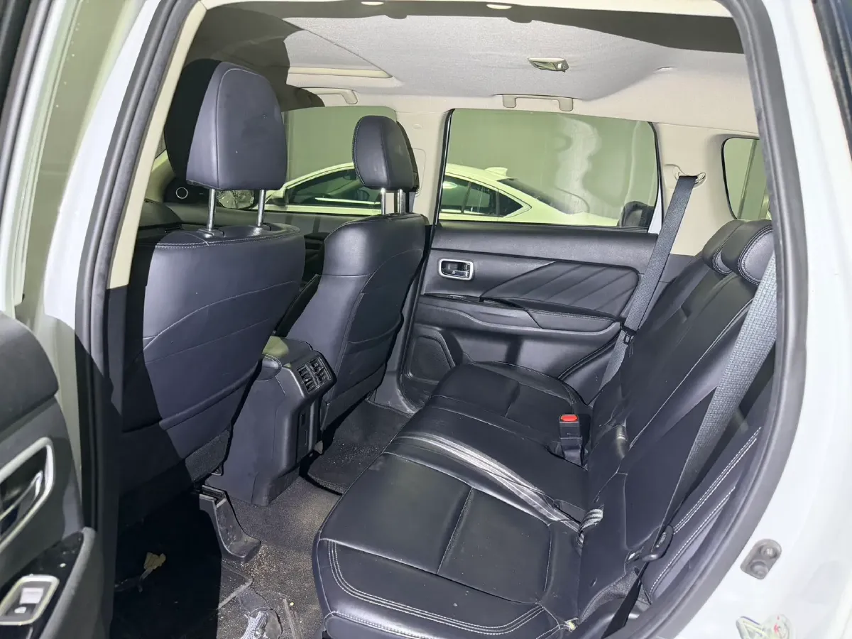 2019 Mitsubishi Outlander 2.0L 166HP L4 CVT,autocango,china used car exporter,china ev exporter,chinese used car exporter,chinese used ev exporter