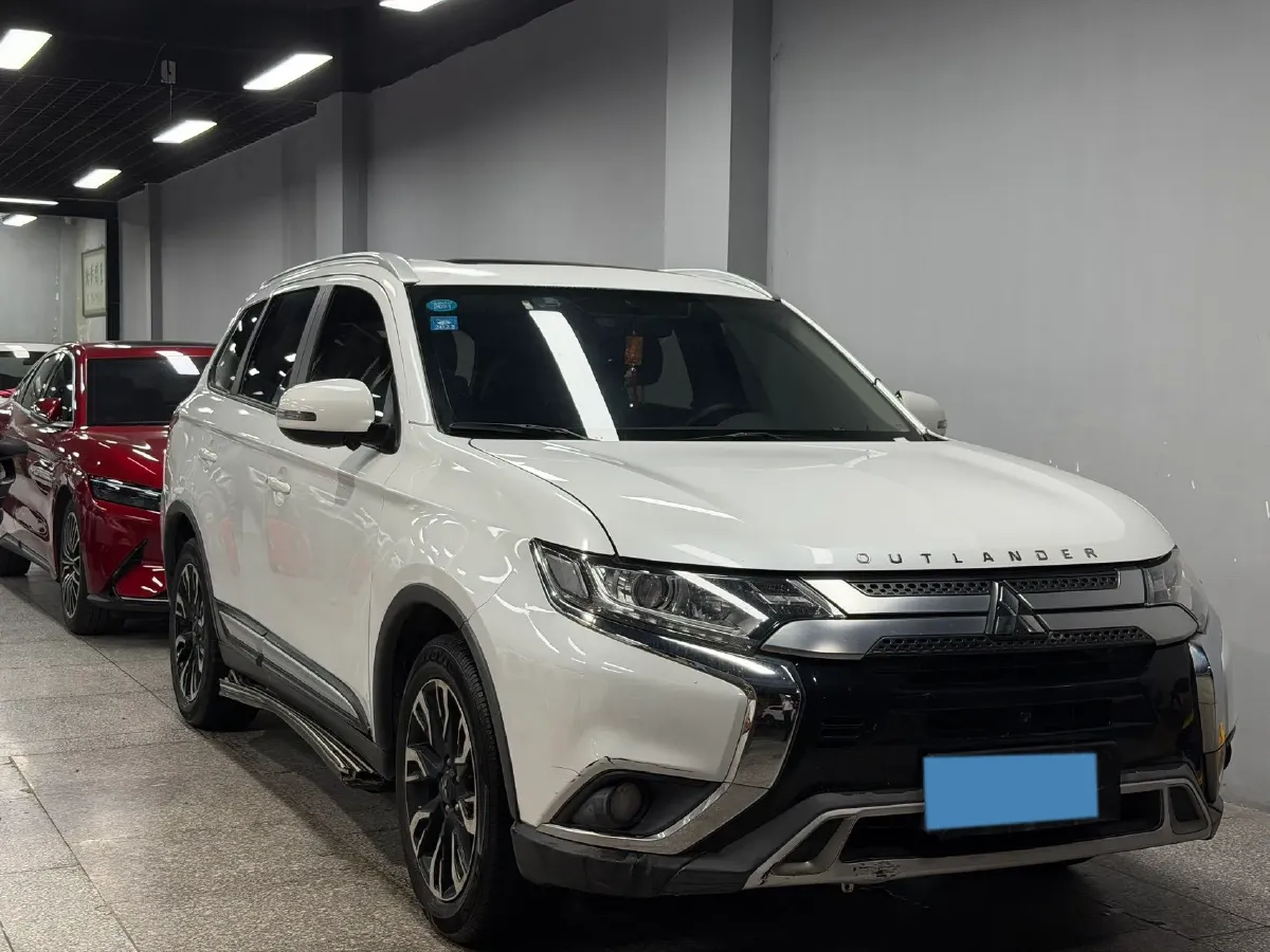 2019 Mitsubishi Outlander 2.0L 166HP L4 CVT,autocango,china used car exporter,china ev exporter,chinese used car exporter,chinese used ev exporter