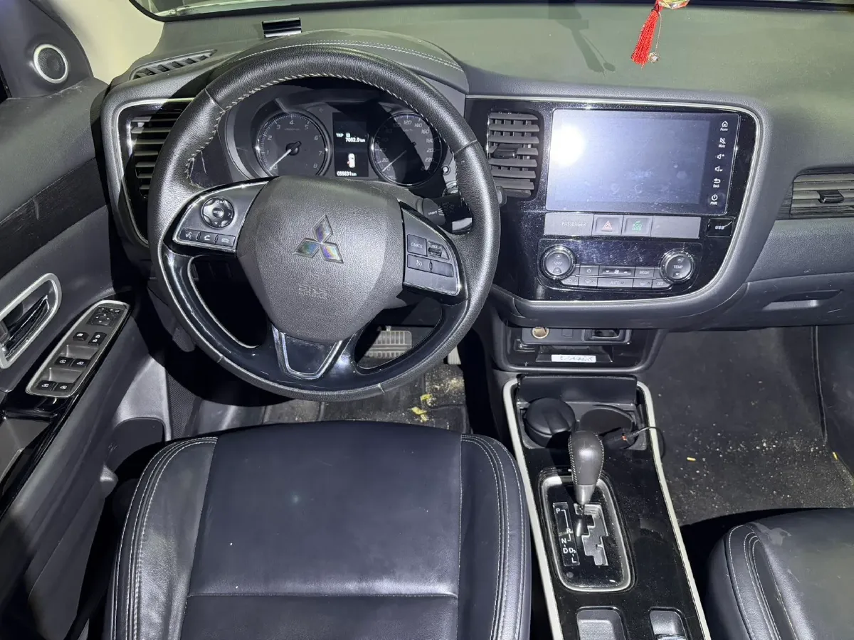 2019 Mitsubishi Outlander 2.0L 166HP L4 CVT,autocango,china used car exporter,china ev exporter,chinese used car exporter,chinese used ev exporter