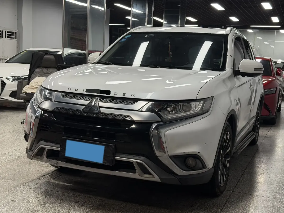 2019 Mitsubishi Outlander 2.0L 166HP L4 CVT,autocango,china used car exporter,china ev exporter,chinese used car exporter,chinese used ev exporter