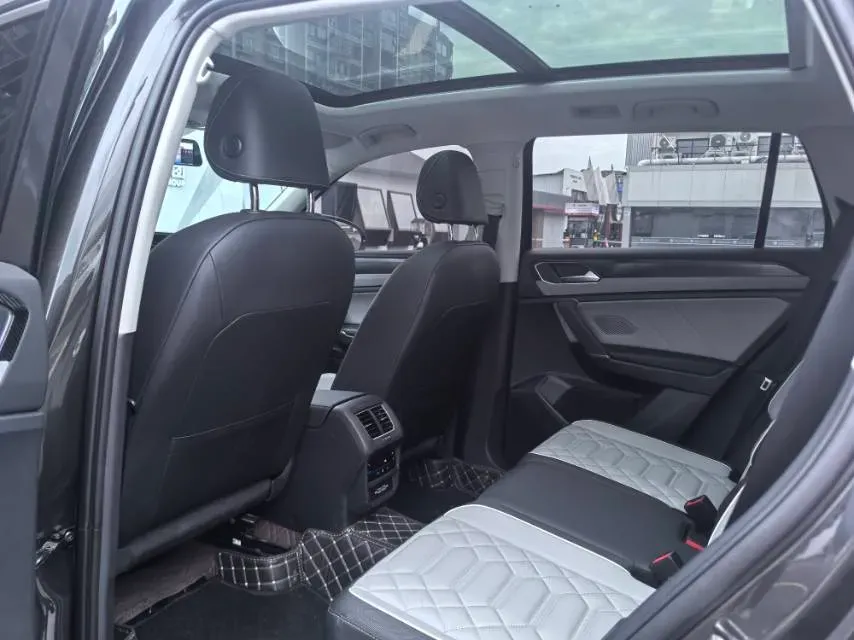 2025 Volkswagen Tayron 2.0T 186HP L4 7DCT,autocango,china used car exporter,china ev exporter,chinese used car exporter,chinese used ev exporter