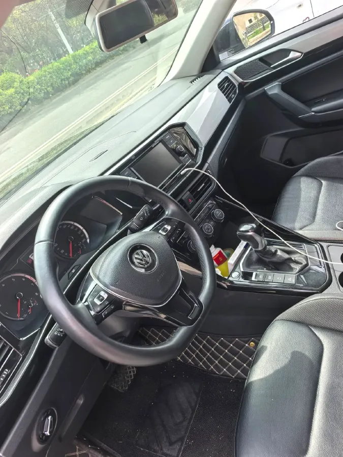 2019 Jeep Cherokee 2.0T 234HP L4 9AT,autocango,china used car exporter,china ev exporter,chinese used car exporter,chinese used ev exporter