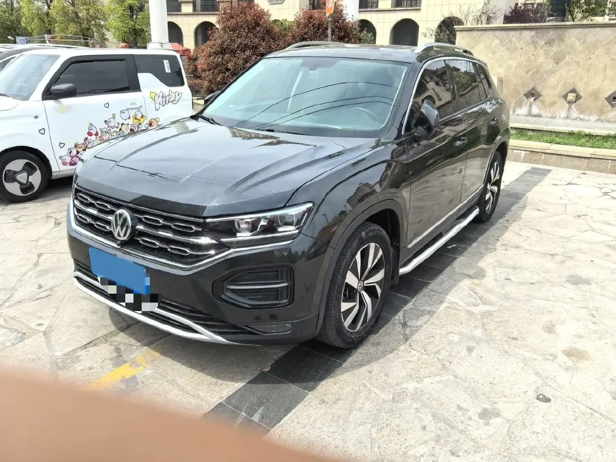 2019 Jeep Cherokee 2.0T 234HP L4 9AT,autocango,china used car exporter,china ev exporter,chinese used car exporter,chinese used ev exporter