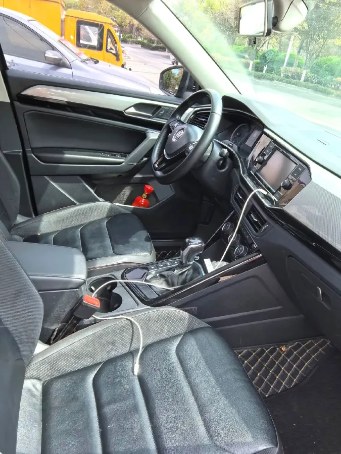 2019 Jeep Cherokee 2.0T 234HP L4 9AT,autocango,china used car exporter,china ev exporter,chinese used car exporter,chinese used ev exporter