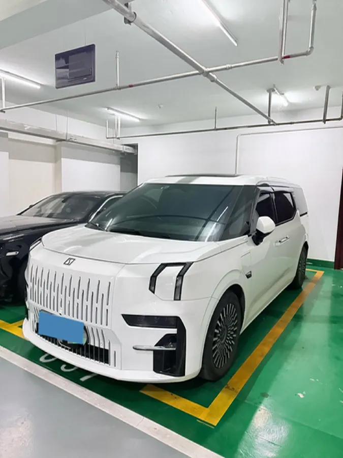 2022 Zeekr 009 BEV 116KWH,autocango,china used car exporter,china ev exporter,chinese used car exporter,chinese used ev exporter