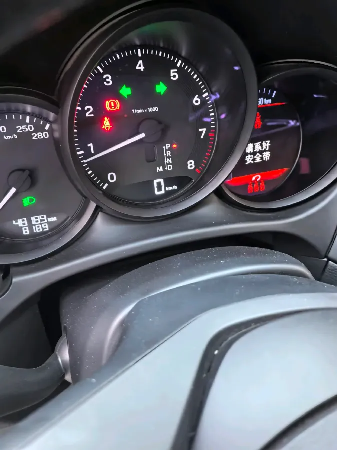 2022 Porsche Macan 2.0T 265HP L4 7DCT,autocango,china used car exporter,china ev exporter,chinese used car exporter,chinese used ev exporter