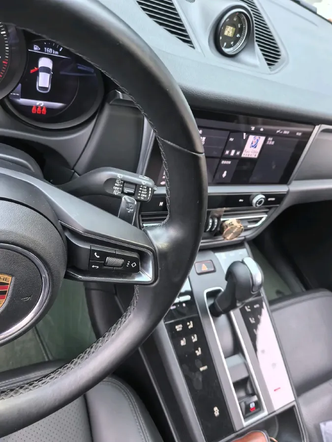 2022 Porsche Macan 2.0T 265HP L4 7DCT,autocango,china used car exporter,china ev exporter,chinese used car exporter,chinese used ev exporter