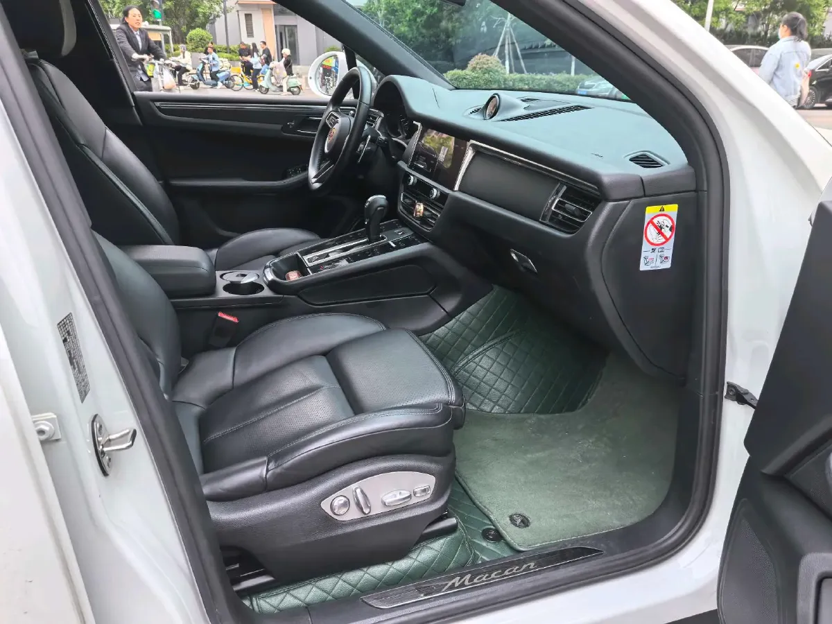 2022 Porsche Macan 2.0T 265HP L4 7DCT,autocango,china used car exporter,china ev exporter,chinese used car exporter,chinese used ev exporter