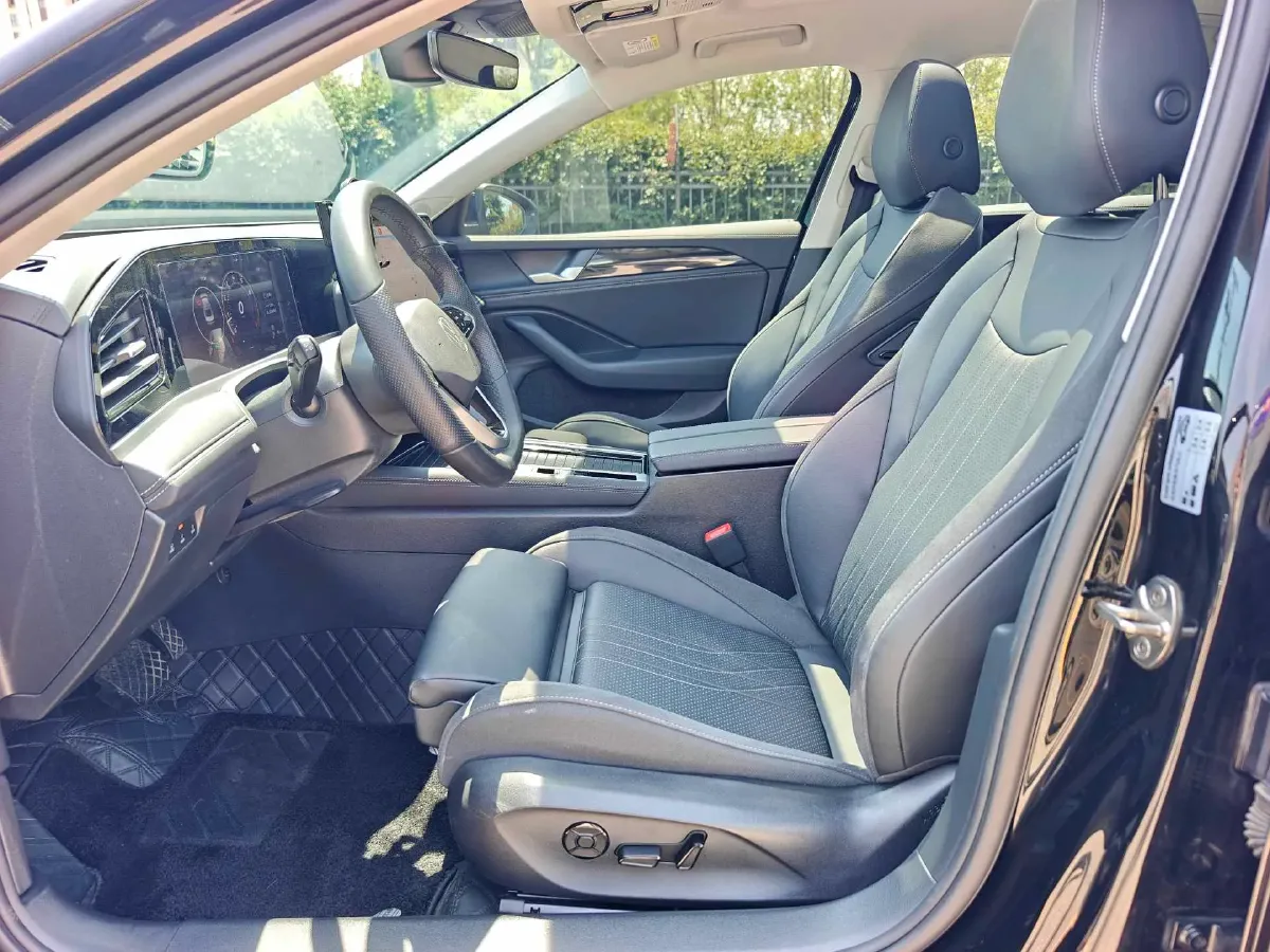 2024 Volkswagen Magotan 1.5T 160HP L4 7DCT,autocango,china used car exporter,china ev exporter,chinese used car exporter,chinese used ev exporter