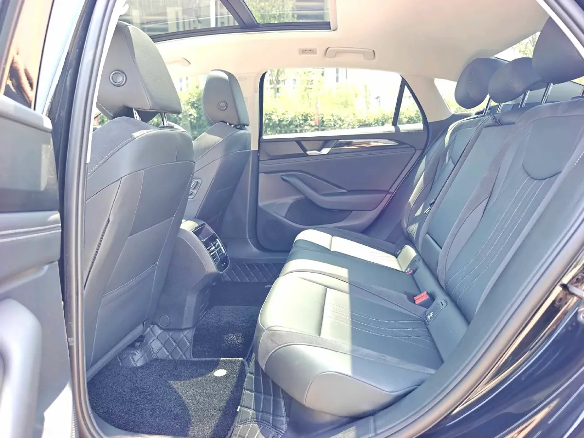 2024 Volkswagen Magotan 1.5T 160HP L4 7DCT,autocango,china used car exporter,china ev exporter,chinese used car exporter,chinese used ev exporter