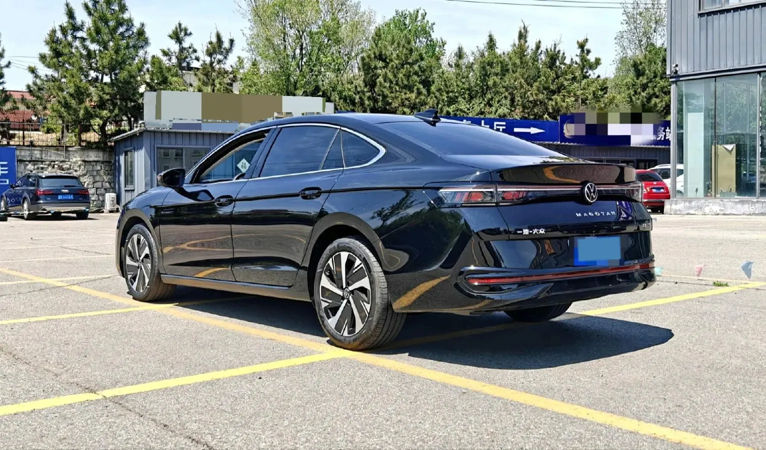 2024 Volkswagen Magotan 1.5T 160HP L4 7DCT,autocango,china used car exporter,china ev exporter,chinese used car exporter,chinese used ev exporter