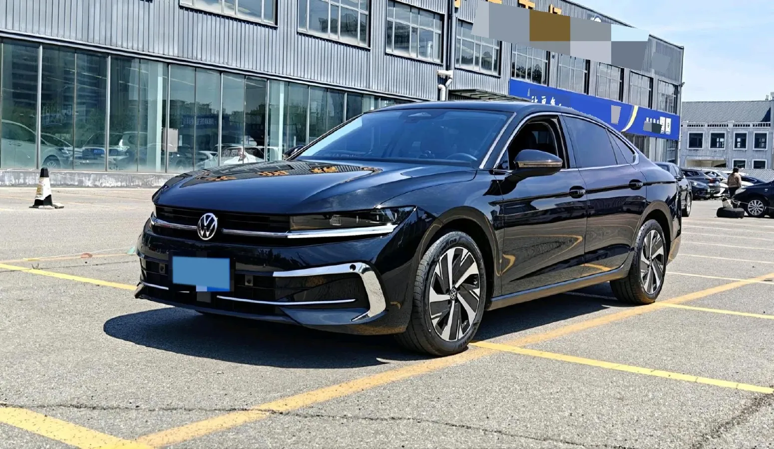 2024 Volkswagen Magotan 1.5T 160HP L4 7DCT,autocango,china used car exporter,china ev exporter,chinese used car exporter,chinese used ev exporter