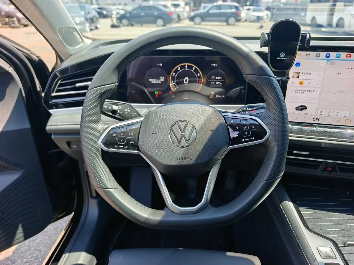 2024 Volkswagen Magotan 1.5T 160HP L4 7DCT,autocango,china used car exporter,china ev exporter,chinese used car exporter,chinese used ev exporter