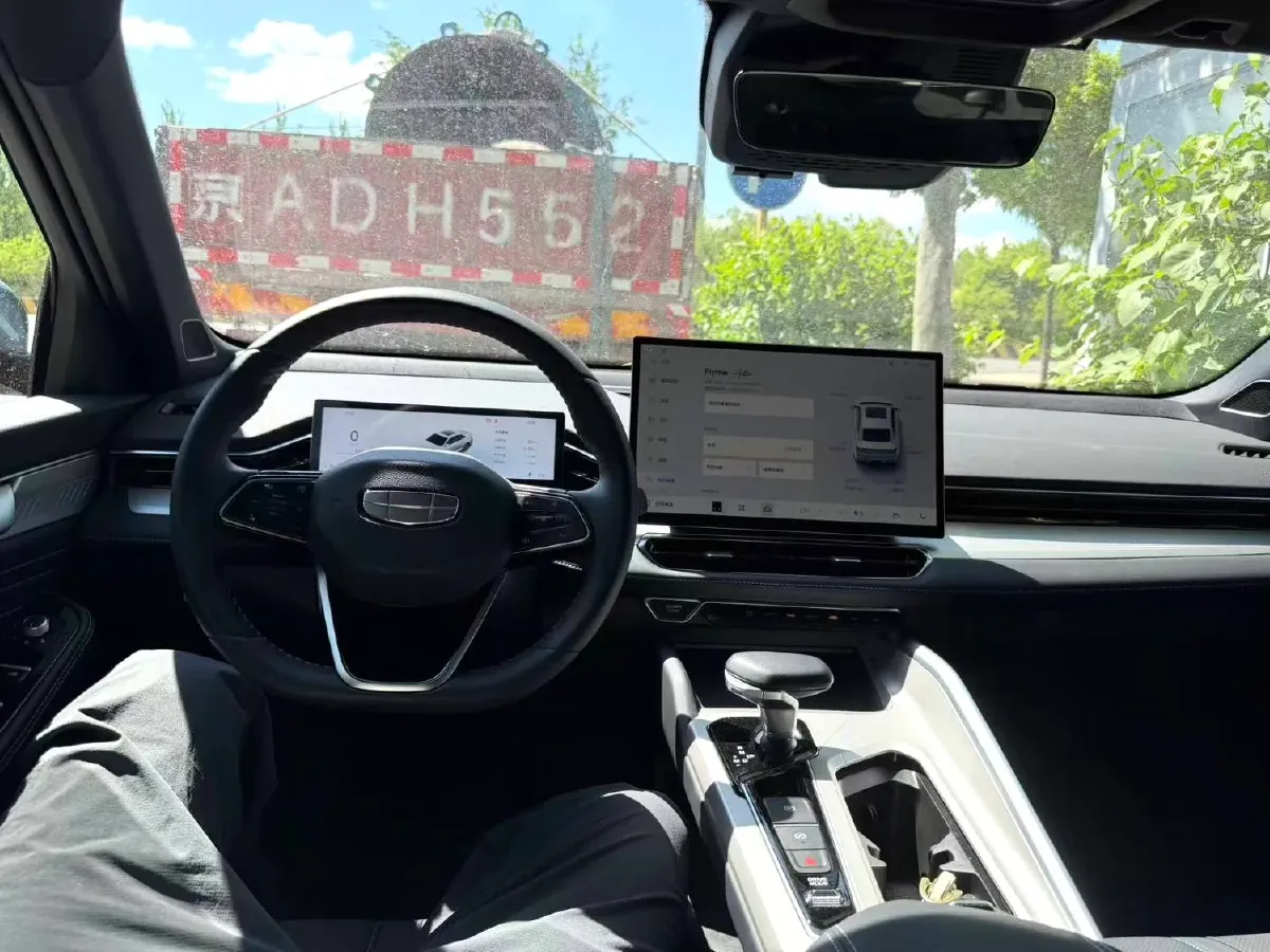 2025 Geely Preface 1.5T 181HP L4 7DCT,autocango,china used car exporter,china ev exporter,chinese used car exporter,chinese used ev exporter