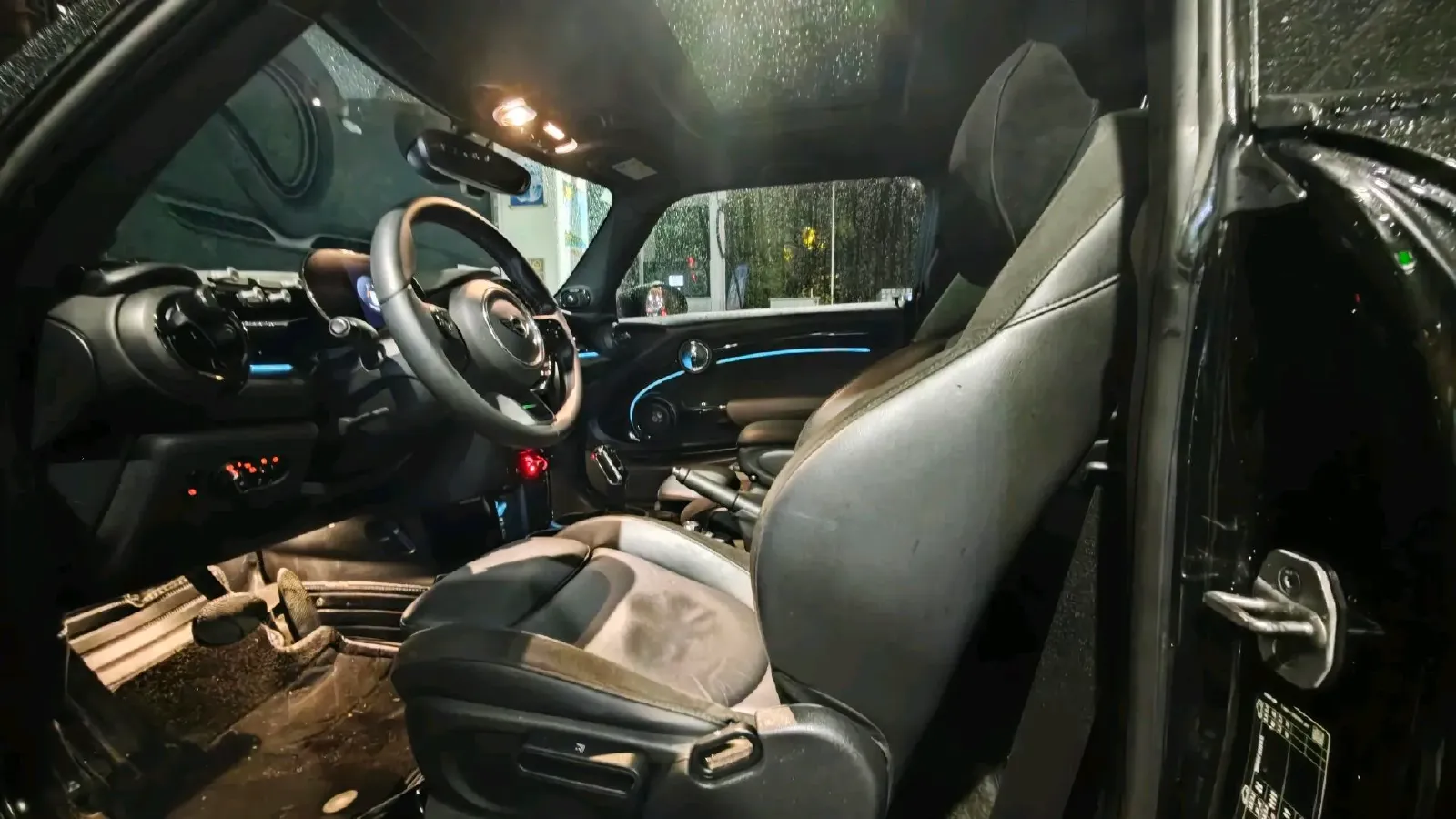 2023 MINI MINI 2.0T 178HP L4 7DCT,autocango,china used car exporter,china ev exporter,chinese used car exporter,chinese used ev exporter