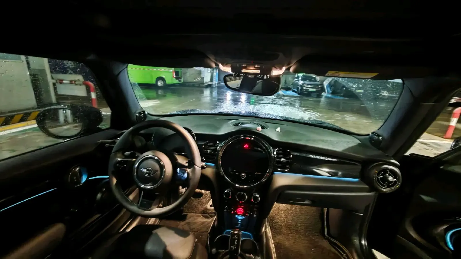 2023 MINI MINI 2.0T 178HP L4 7DCT,autocango,china used car exporter,china ev exporter,chinese used car exporter,chinese used ev exporter