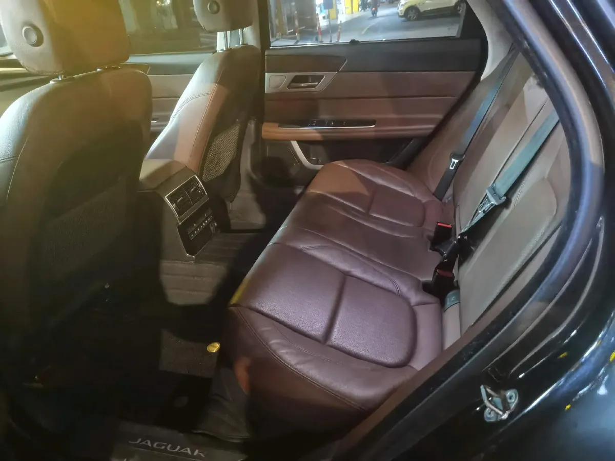 2018 Mercedes-Benz E Class 2.0T 184HP L4 9AT,autocango,china used car exporter,china ev exporter,chinese used car exporter,chinese used ev exporter