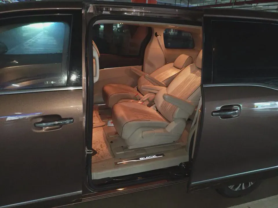 2022 Buick GL8 2.0T 237HP L4 9AT,autocango,china used car exporter,china ev exporter,chinese used car exporter,chinese used ev exporter