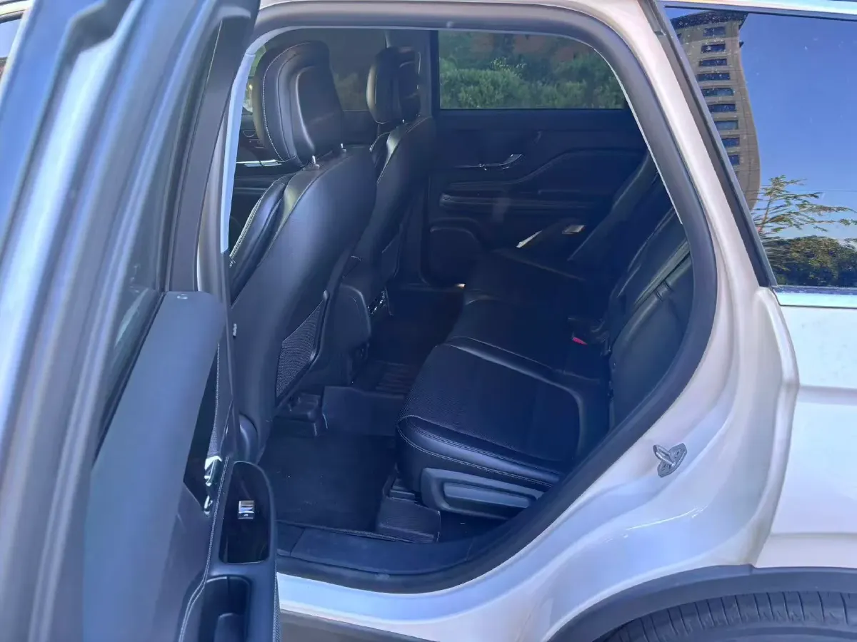 2021 Lincoln Corsair 2.0T 245HP L4 8AT,autocango,china used car exporter,china ev exporter,chinese used car exporter,chinese used ev exporter