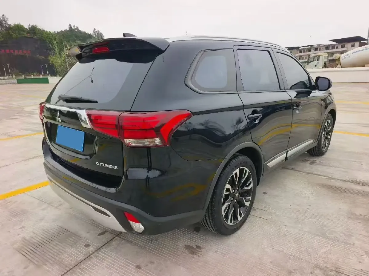 2019 Mitsubishi Outlander 2.0L 166HP L4 CVT,autocango,china used car exporter,china ev exporter,chinese used car exporter,chinese used ev exporter