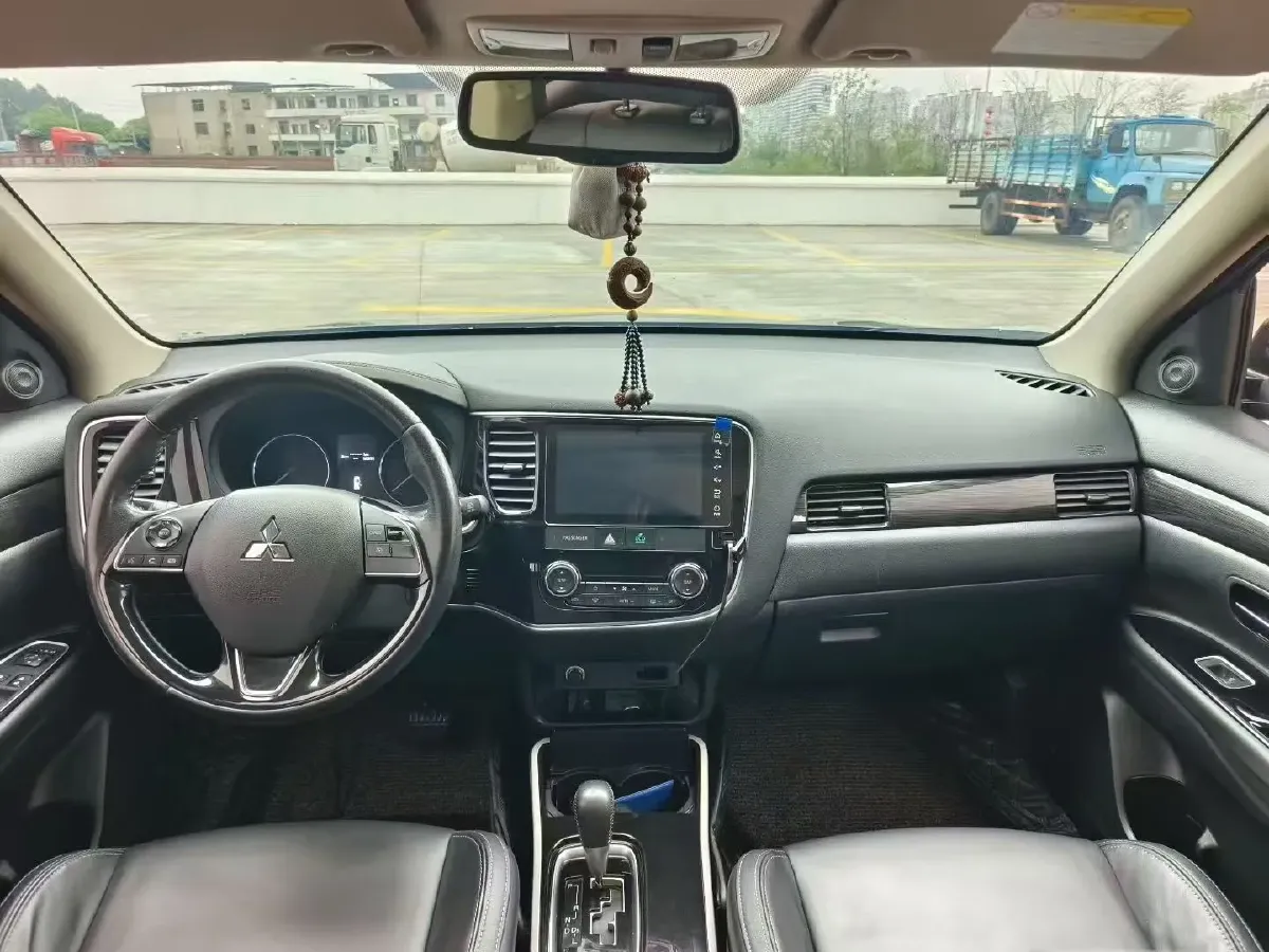 2019 Mitsubishi Outlander 2.0L 166HP L4 CVT,autocango,china used car exporter,china ev exporter,chinese used car exporter,chinese used ev exporter