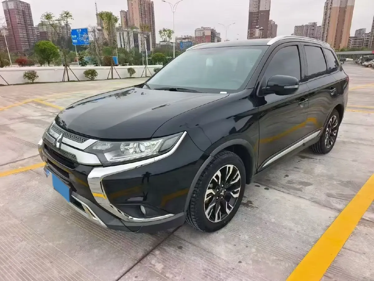 2019 Mitsubishi Outlander 2.0L 166HP L4 CVT,autocango,china used car exporter,china ev exporter,chinese used car exporter,chinese used ev exporter