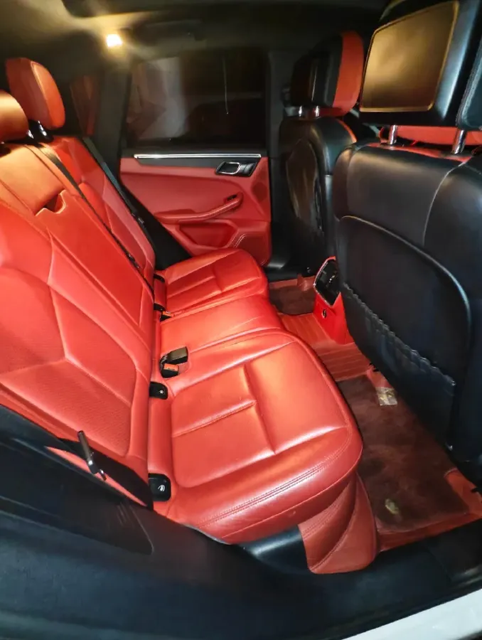 2021 Porsche Macan 2.0T 252HP L4 7DCT,autocango,china used car exporter,china ev exporter,chinese used car exporter,chinese used ev exporter