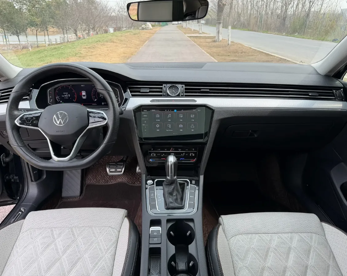 2023 Volkswagen Magotan 2.0T 186HP L4 7DCT,autocango,china used car exporter,china ev exporter,chinese used car exporter,chinese used ev exporter