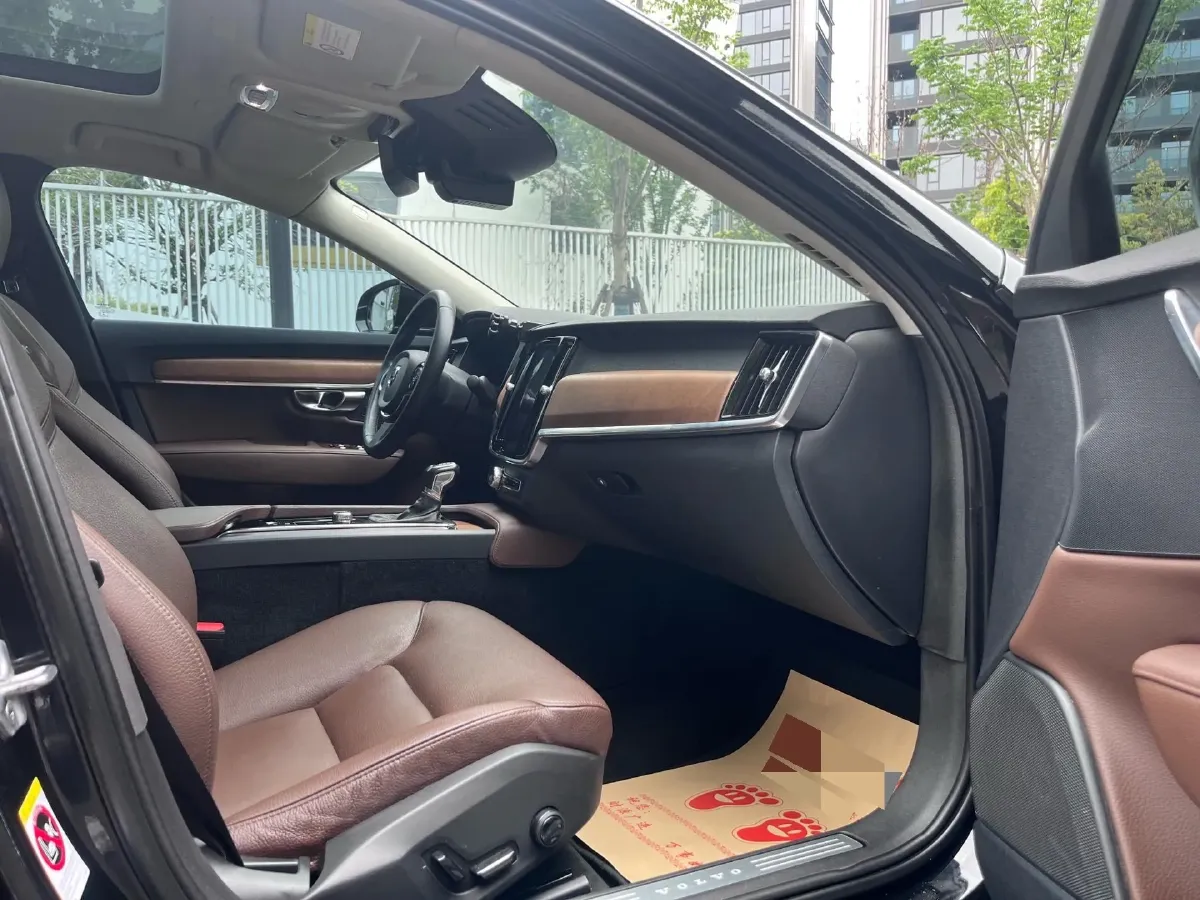 2020 Volvo S90 2.0T 254HP L4 8AT,autocango,china used car exporter,china ev exporter,chinese used car exporter,chinese used ev exporter