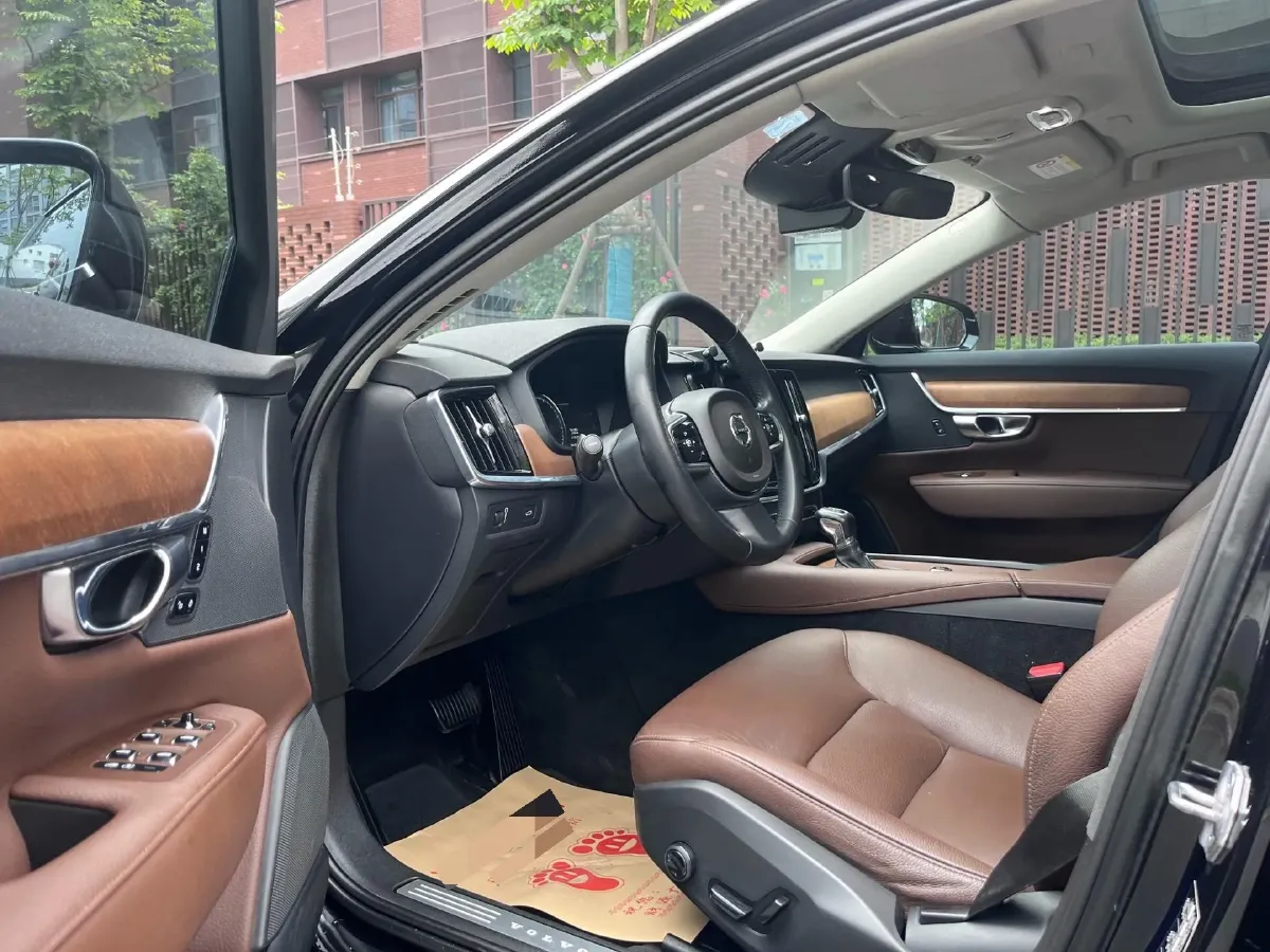 2020 Volvo S90 2.0T 254HP L4 8AT,autocango,china used car exporter,china ev exporter,chinese used car exporter,chinese used ev exporter