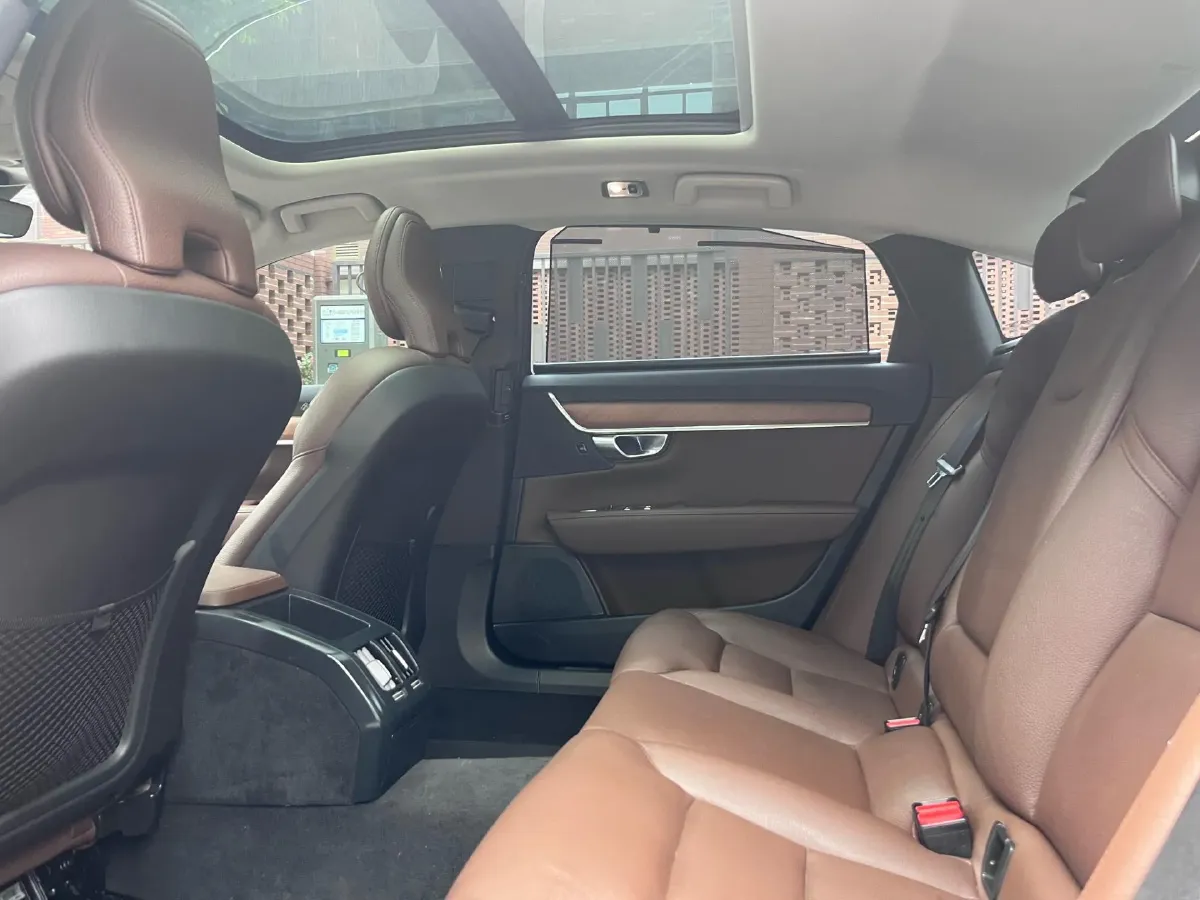 2020 Volvo S90 2.0T 254HP L4 8AT,autocango,china used car exporter,china ev exporter,chinese used car exporter,chinese used ev exporter