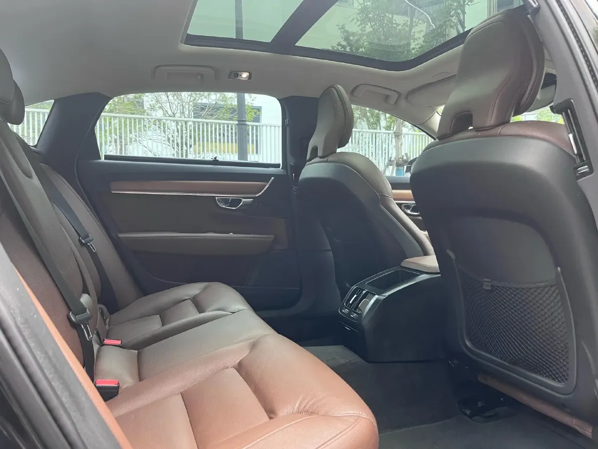 2020 Volvo S90 2.0T 254HP L4 8AT,autocango,china used car exporter,china ev exporter,chinese used car exporter,chinese used ev exporter