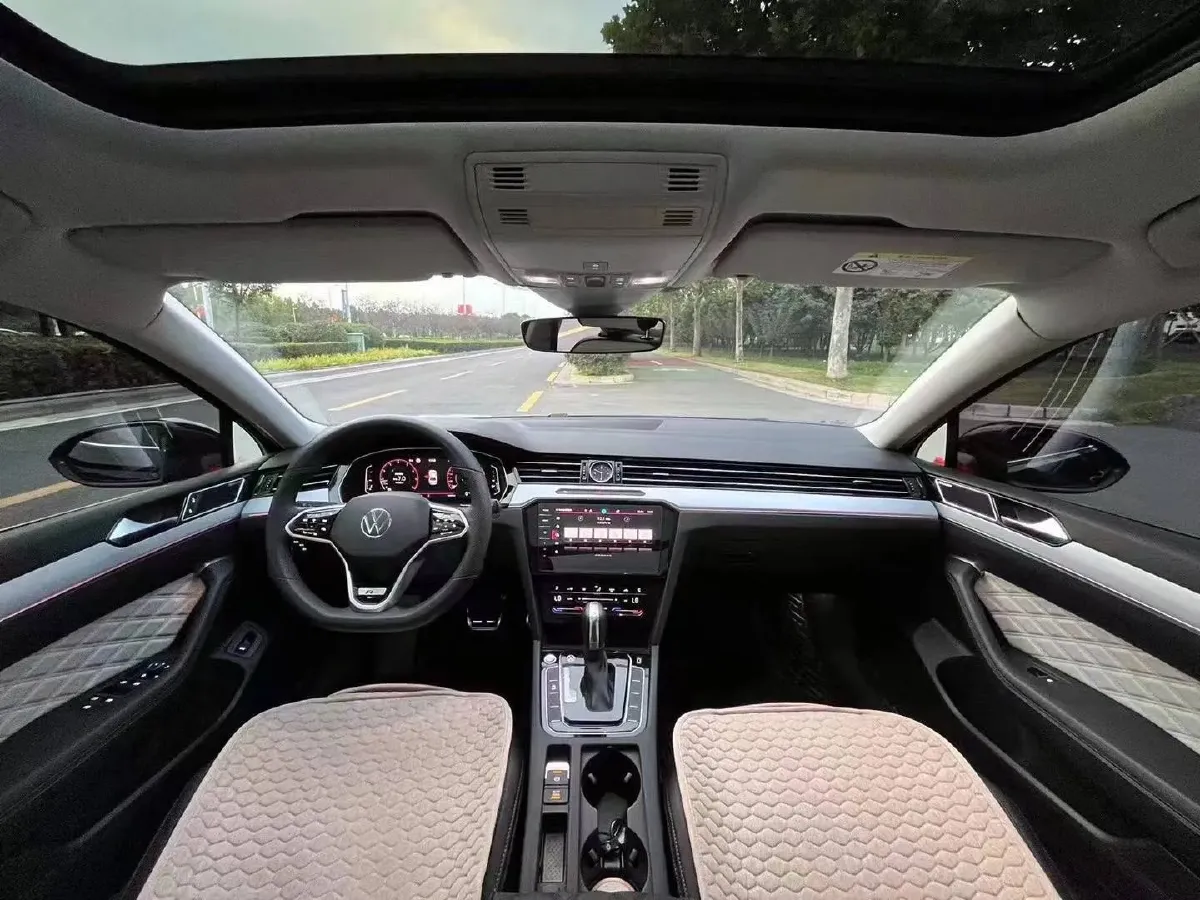 2023 Volkswagen Magotan 2.0T 186HP L4 7DCT,autocango,china used car exporter,china ev exporter,chinese used car exporter,chinese used ev exporter