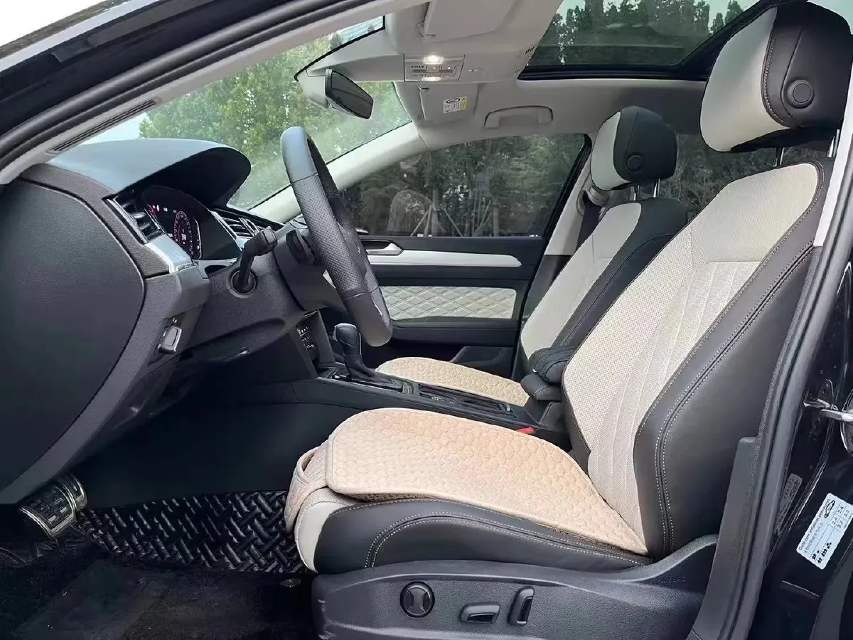 2023 Volkswagen Magotan 2.0T 186HP L4 7DCT,autocango,china used car exporter,china ev exporter,chinese used car exporter,chinese used ev exporter