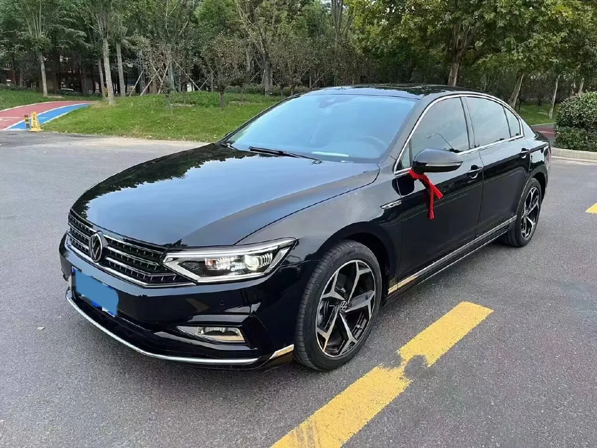 2023 Volkswagen Magotan 2.0T 186HP L4 7DCT,autocango,china used car exporter,china ev exporter,chinese used car exporter,chinese used ev exporter