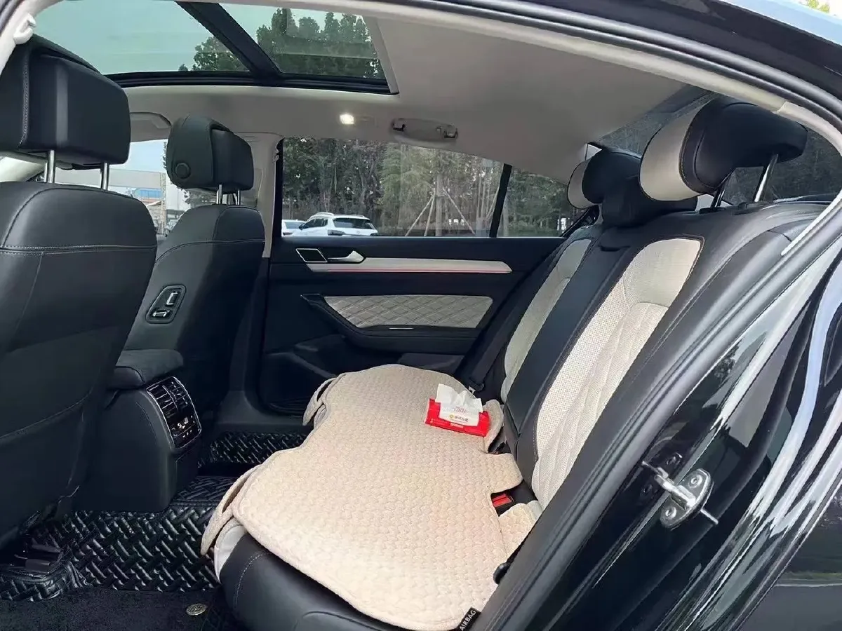 2023 Volkswagen Magotan 2.0T 186HP L4 7DCT,autocango,china used car exporter,china ev exporter,chinese used car exporter,chinese used ev exporter